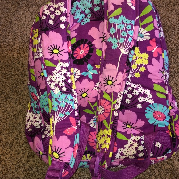I’m selling this size large Vera Bradley backpack. - Picture 2 of 5